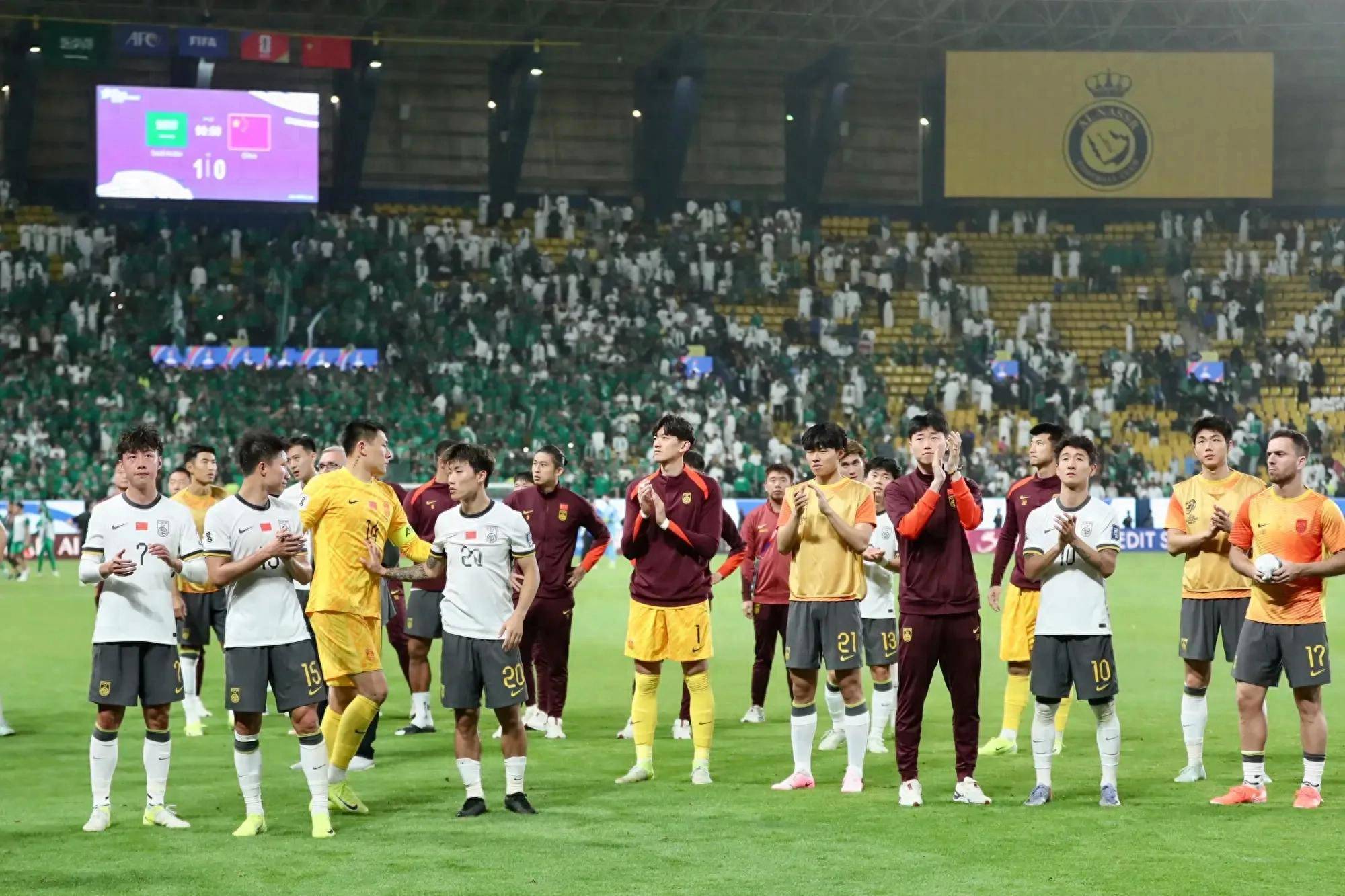 包含球员突发伤情,全队情绪受到影响的词条 包含球员突发伤情,全队情绪受到影响的词条