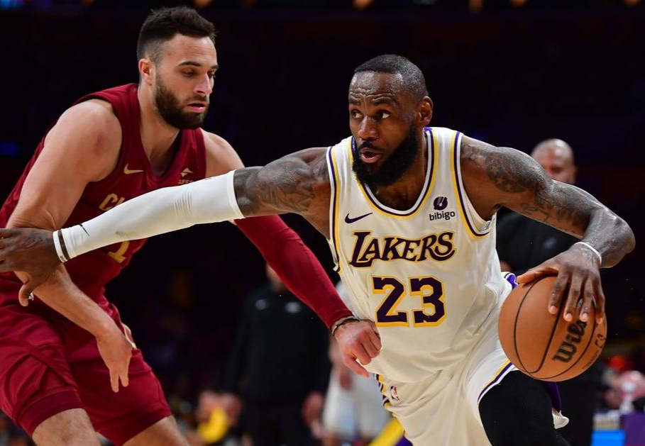 包含经典对决掀起热潮,场上厮杀赛局激动人心的词条 包含经典对决掀起热潮,场上厮杀赛局激动人心的词条