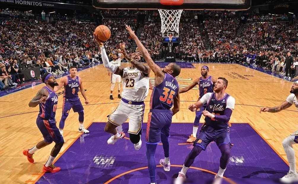 关于NBA冠军夺冠在望,球队拼尽全力冲向胜利!的信息 关于NBA冠军夺冠在望,球队拼尽全力冲向胜利!的信息