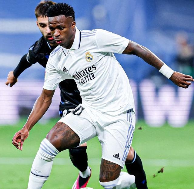 包含荷兰瓦伦西亚逆袭成功,以小组第二获得出线资格的词条 包含荷兰瓦伦西亚逆袭成功,以小组第二获得出线资格的词条