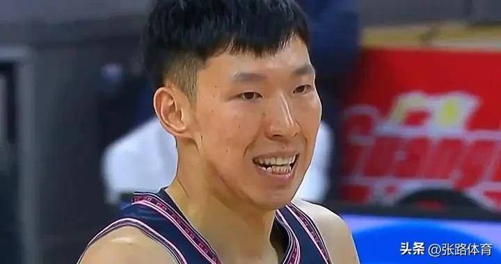 职业篮球比赛中球员的表现备受赞誉 职业篮球比赛中球员的表现备受赞誉