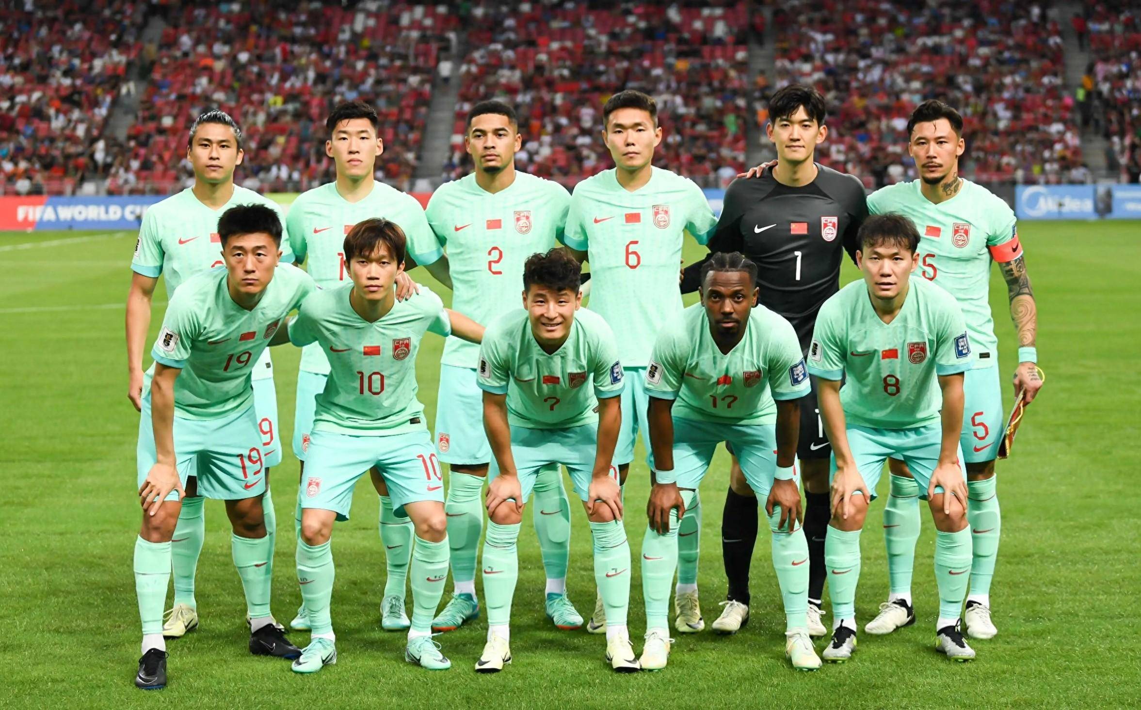 关于武磊PK艾哈迈多夫:谁将成为国字号前锋?的信息 关于武磊PK艾哈迈多夫:谁将成为国字号前锋?的信息