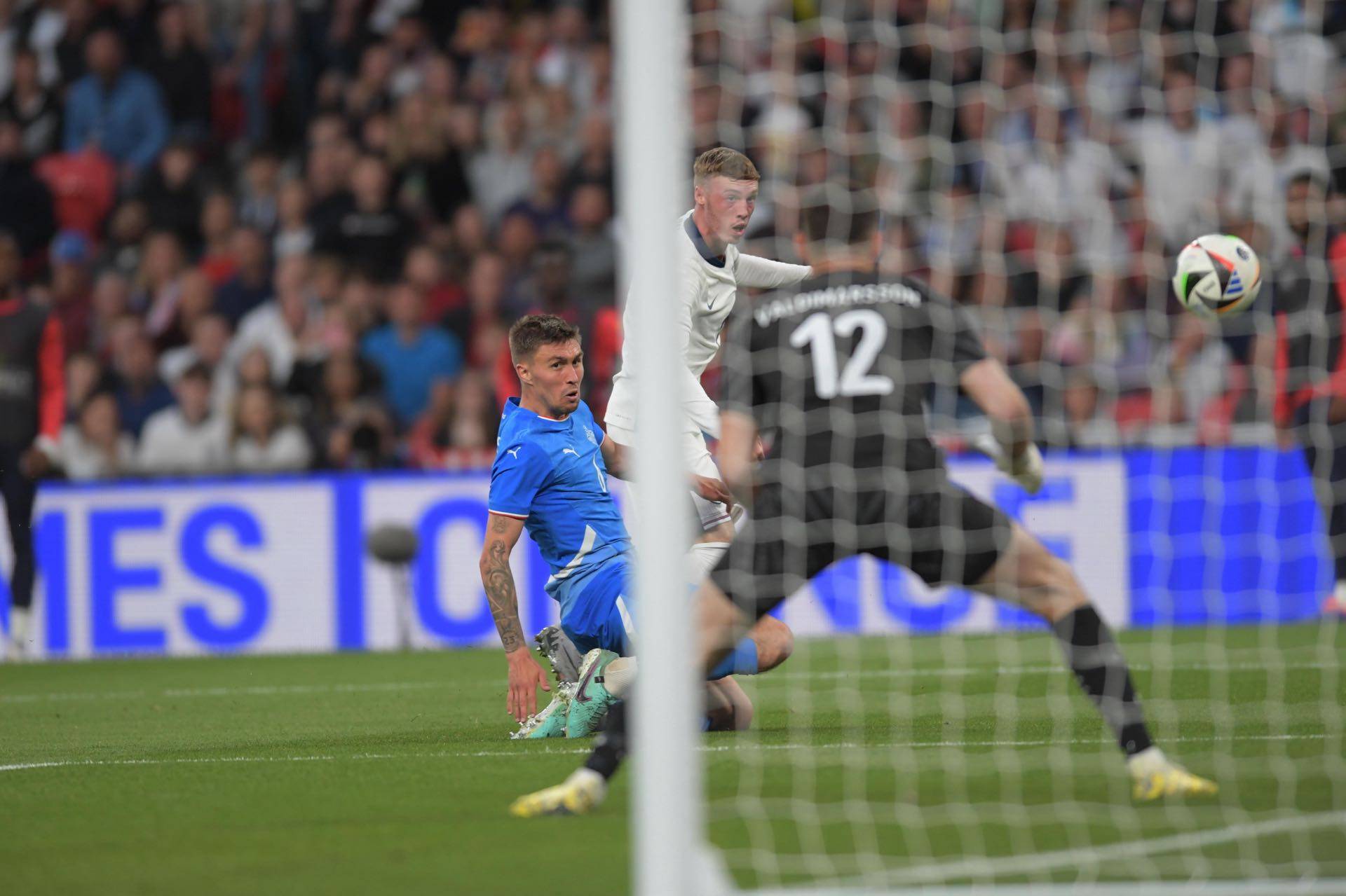 九游体育平台-英格兰队备战阿尔及利亚，热身赛备战