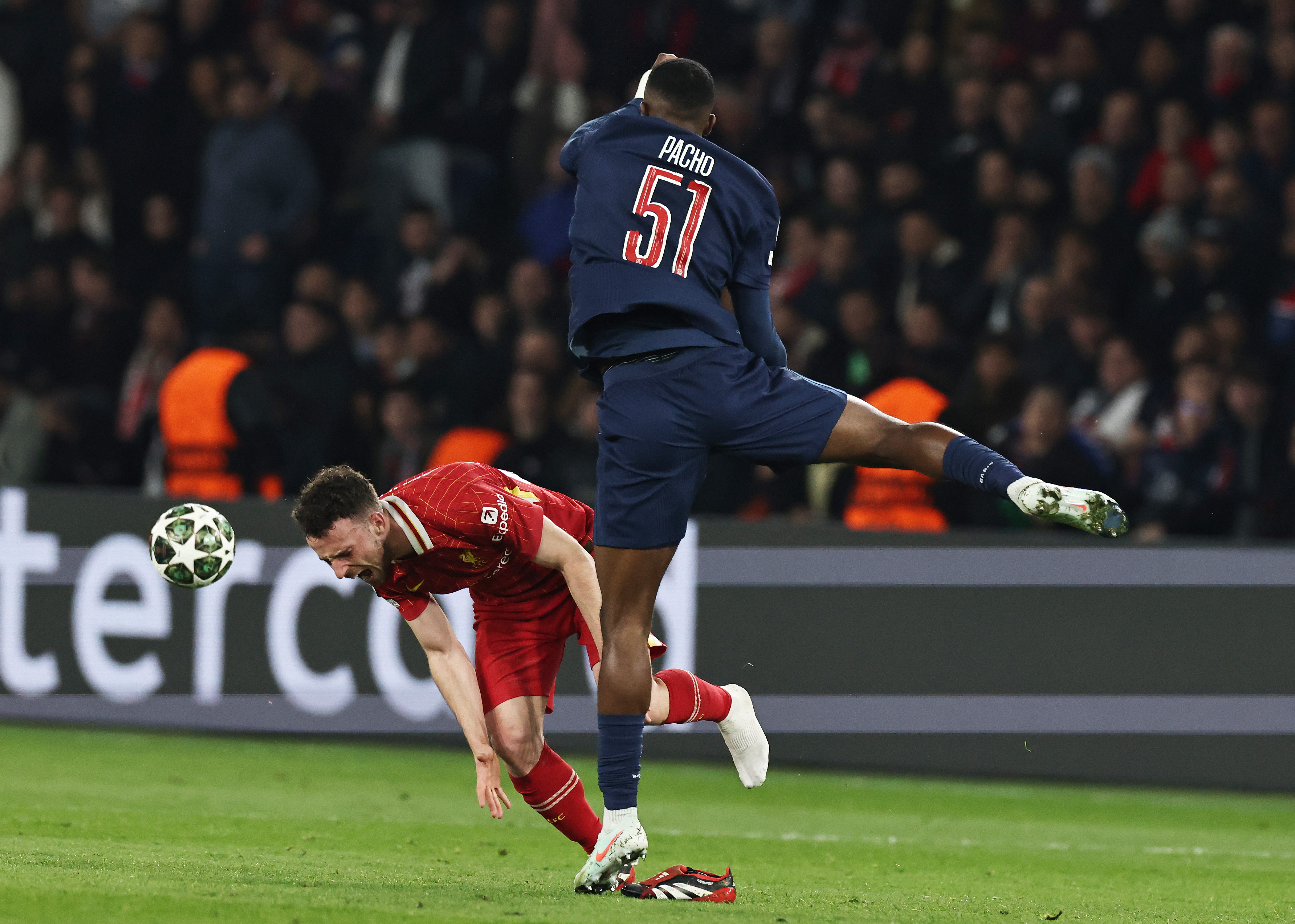 决战欧冠:巴黎圣日耳曼战胜曼联的简单介绍 决战欧冠:巴黎圣日耳曼战胜曼联的简单介绍