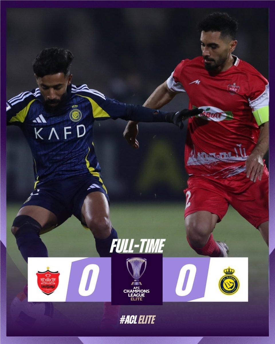 九游娱乐网页-突发事件在足坛比赛中引起轰动，成为热门话题