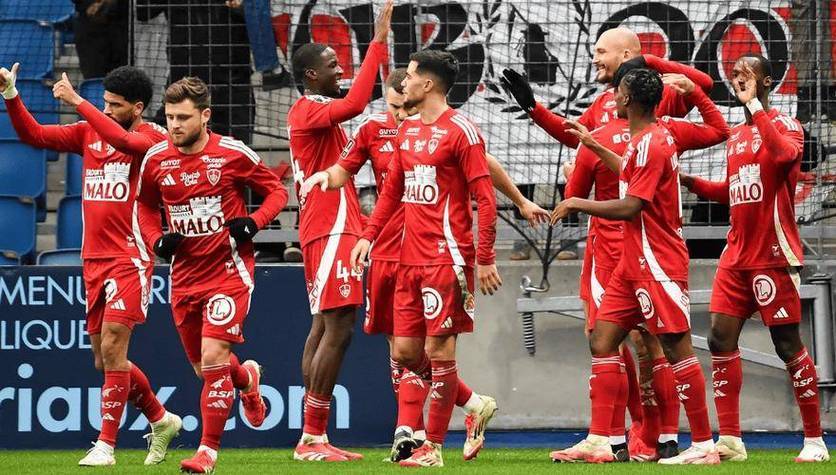 九游娱乐官方-关于沃尔夫斯堡球队客场负于对手，欧战资格渐行渐远的信息