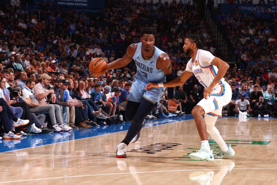 灰熊主场大胜公牛,雷霆客场失利 灰熊主场大胜公牛,雷霆客场失利