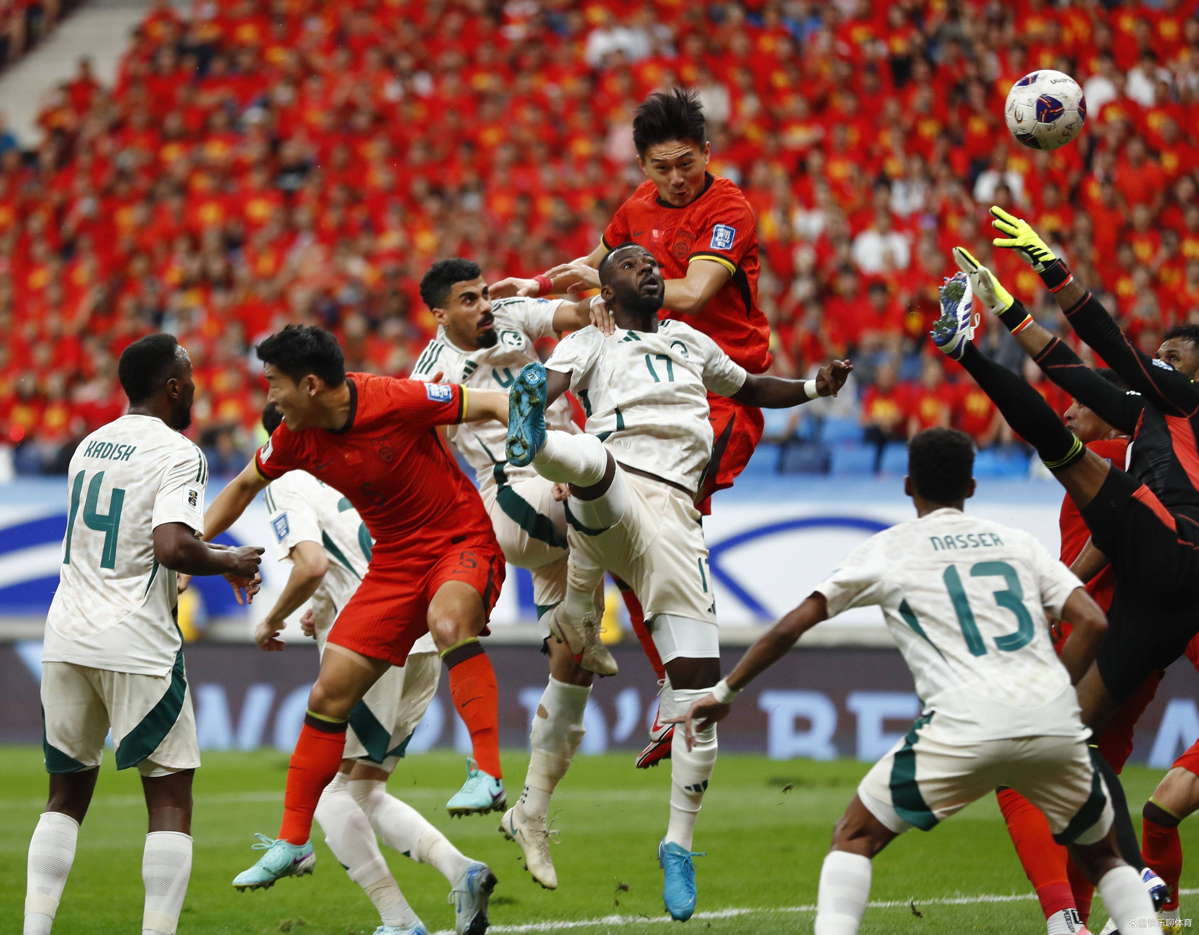 九游娱乐网页-包含比赛终哨！球队庆祝晋级胜利，晋级之路稳步推进的词条