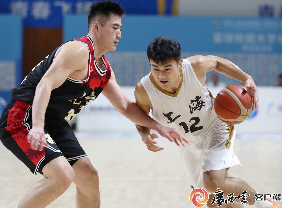 九游官网-劲爆赛况再现，篮球职业联赛再掀狂潮的简单介绍