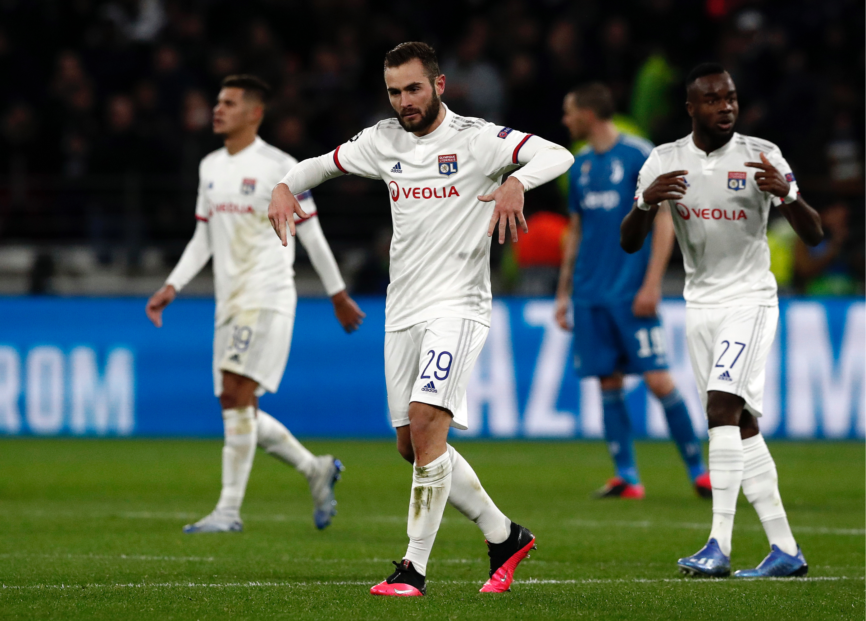 斯特拉斯堡客场不敌洛里昂,陷入降级区的简单介绍 斯特拉斯堡客场不敌洛里昂,陷入降级区的简单介绍