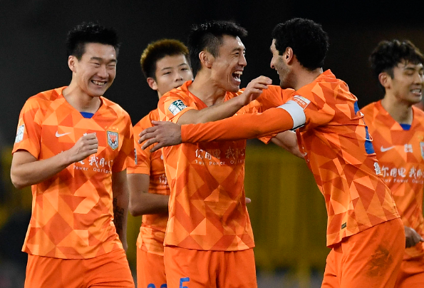 包含上港客场负于鲁能，遭遇连败的词条