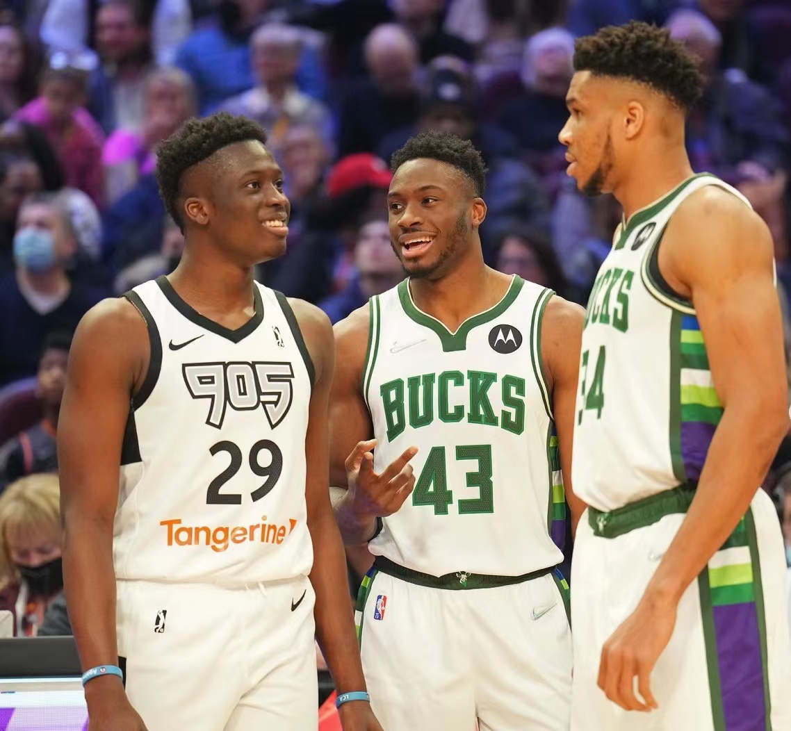 包含爵士击败马刺阿德托昆博投篮感强劲引关注的词条 包含爵士击败马刺阿德托昆博投篮感强劲引关注的词条