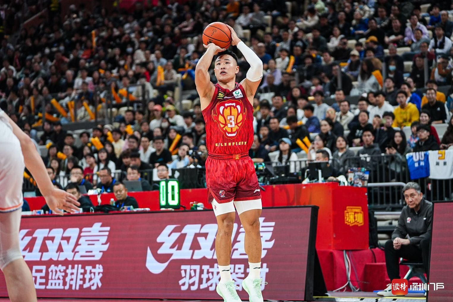 深圳队大胜湖南男篮,完美展现团队力量的简单介绍 深圳队大胜湖南男篮,完美展现团队力量的简单介绍