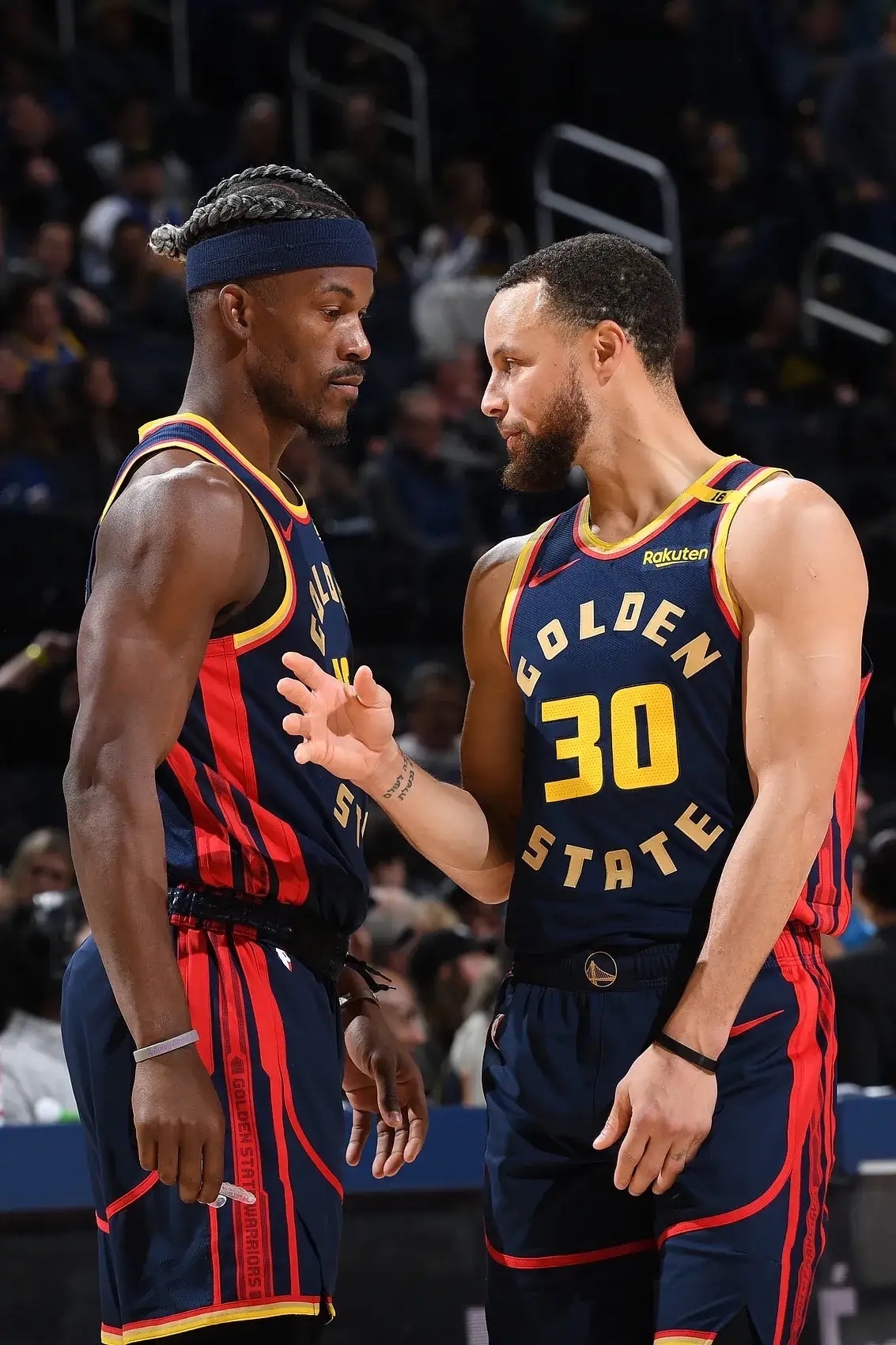 勇士全主力缺席!库里率队仍力挽狂澜的简单介绍 勇士全主力缺席!库里率队仍力挽狂澜的简单介绍