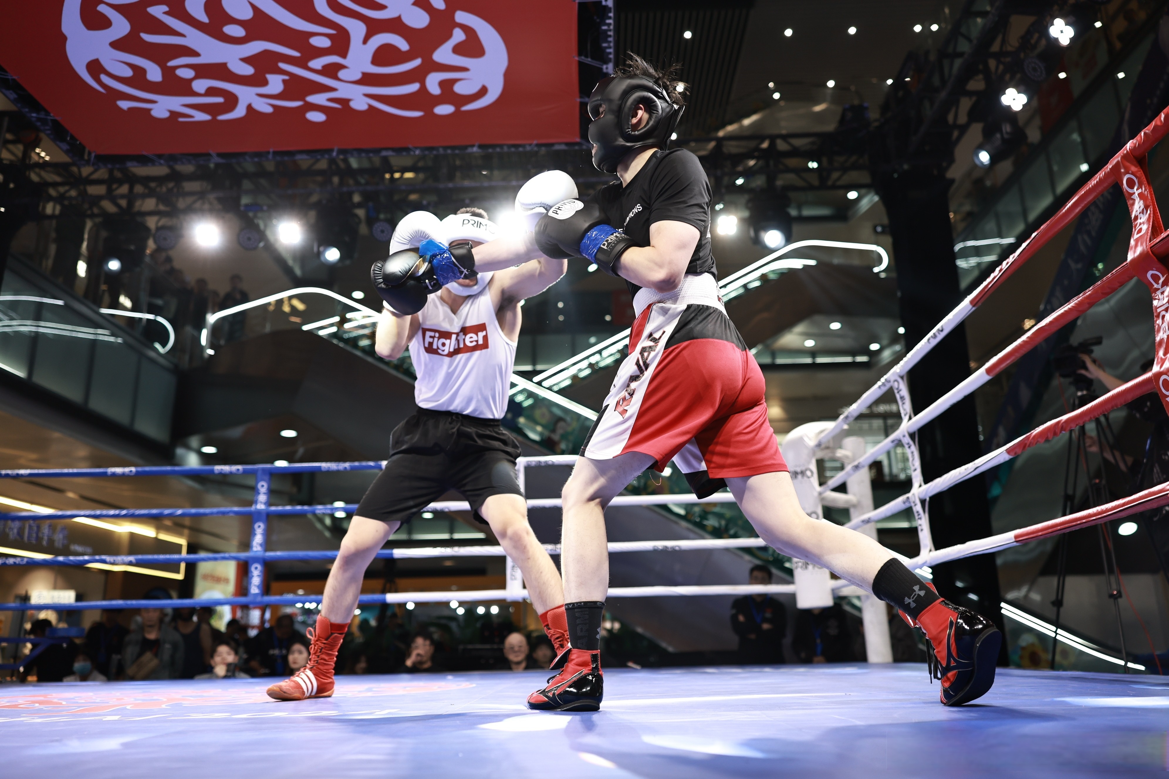 包含热血起舞,球场上的激情碰撞的词条 包含热血起舞,球场上的激情碰撞的词条