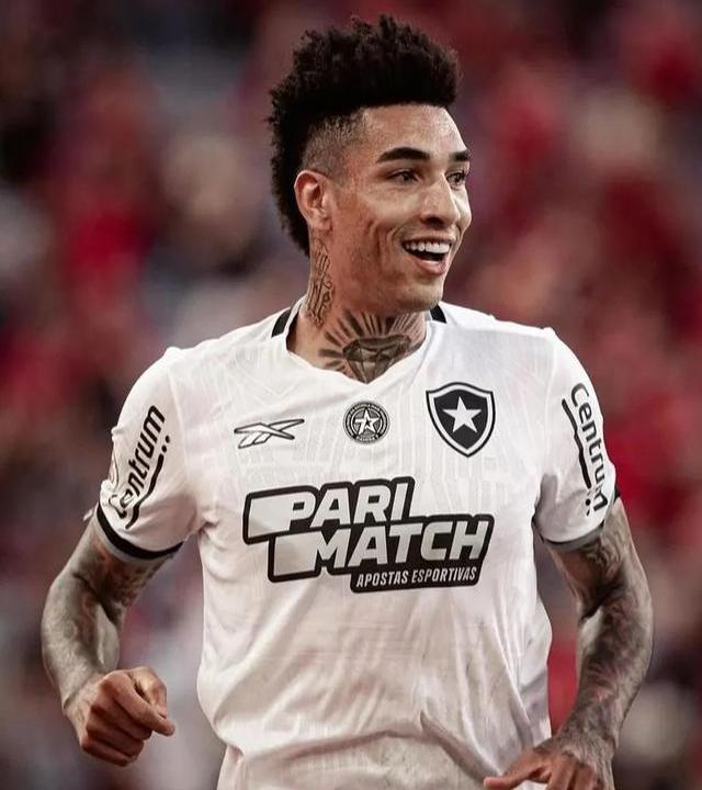 九游体育-关于沃特福德小将崭露头角，跻身英超豪门的信息