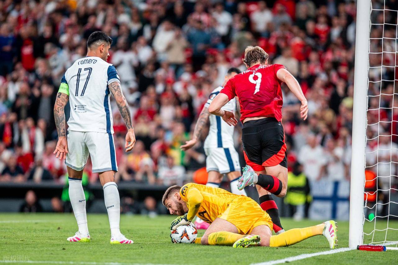 九游体育-曼联迎来胜利，力克对手取得三分