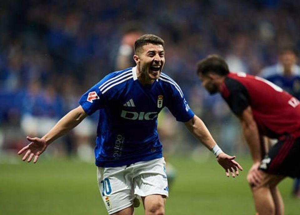 法兰克福传奇球星重返球场,掀起回忆浪潮的简单介绍 法兰克福传奇球星重返球场,掀起回忆浪潮的简单介绍