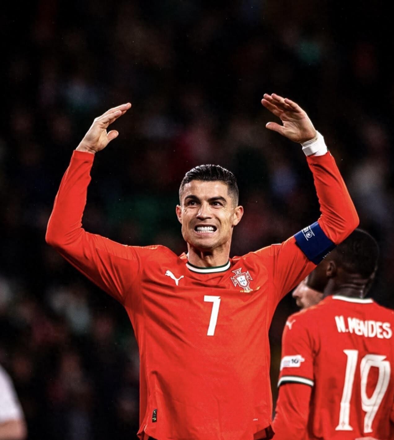 葡萄牙队长再被选为世界最佳球员,创造纪录 葡萄牙队长再被选为世界最佳球员,创造纪录