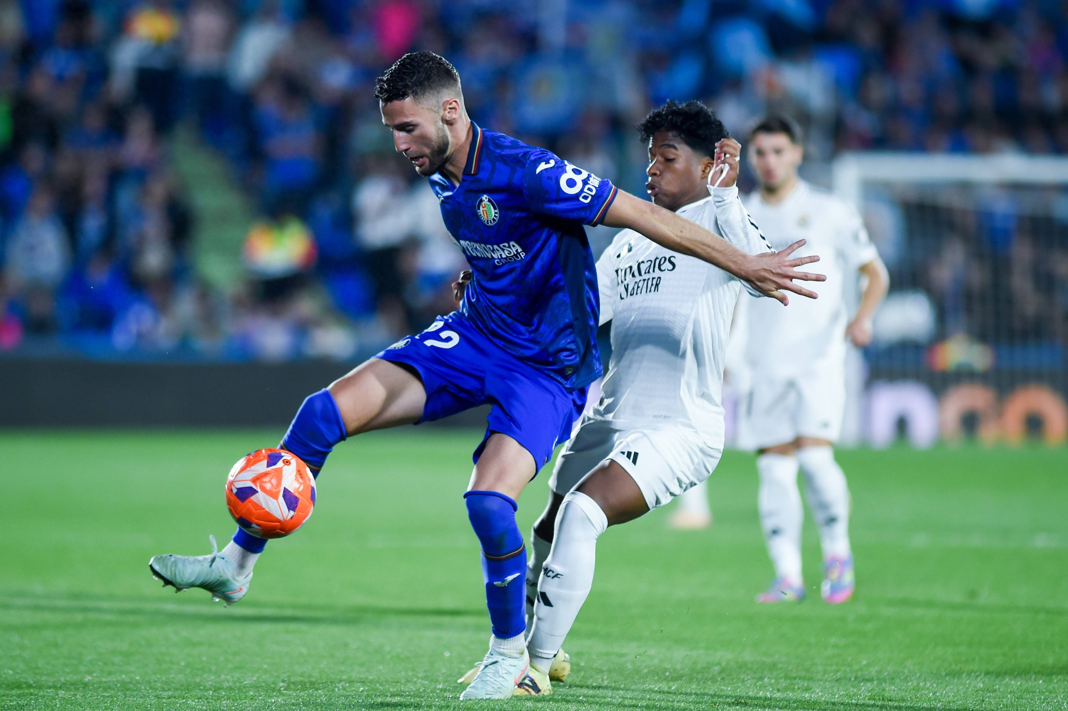 九游娱乐-关于赫塔菲球员状态回升，追赶领先者的信息