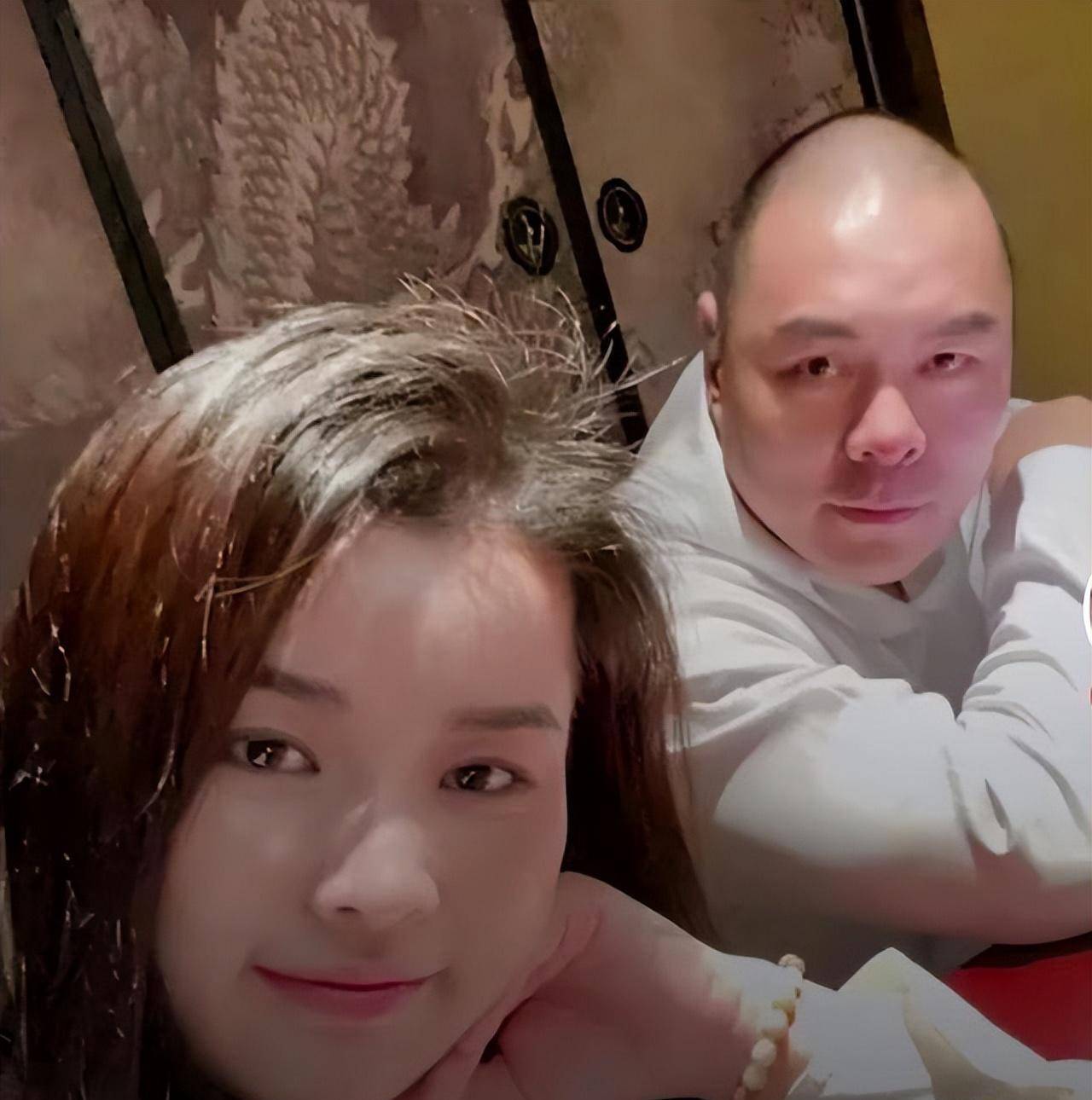 九游娱乐-包含唇枪舌剑！教练猛烈抨击对手表现的词条