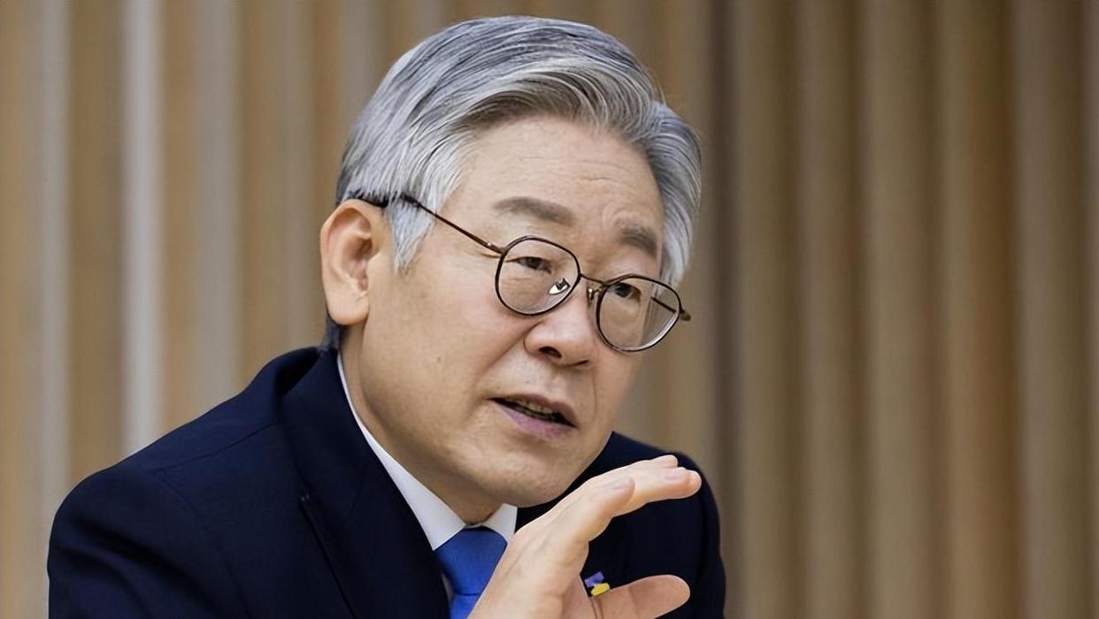 包含唇枪舌剑!教练猛烈抨击对手表现的词条 包含唇枪舌剑!教练猛烈抨击对手表现的词条