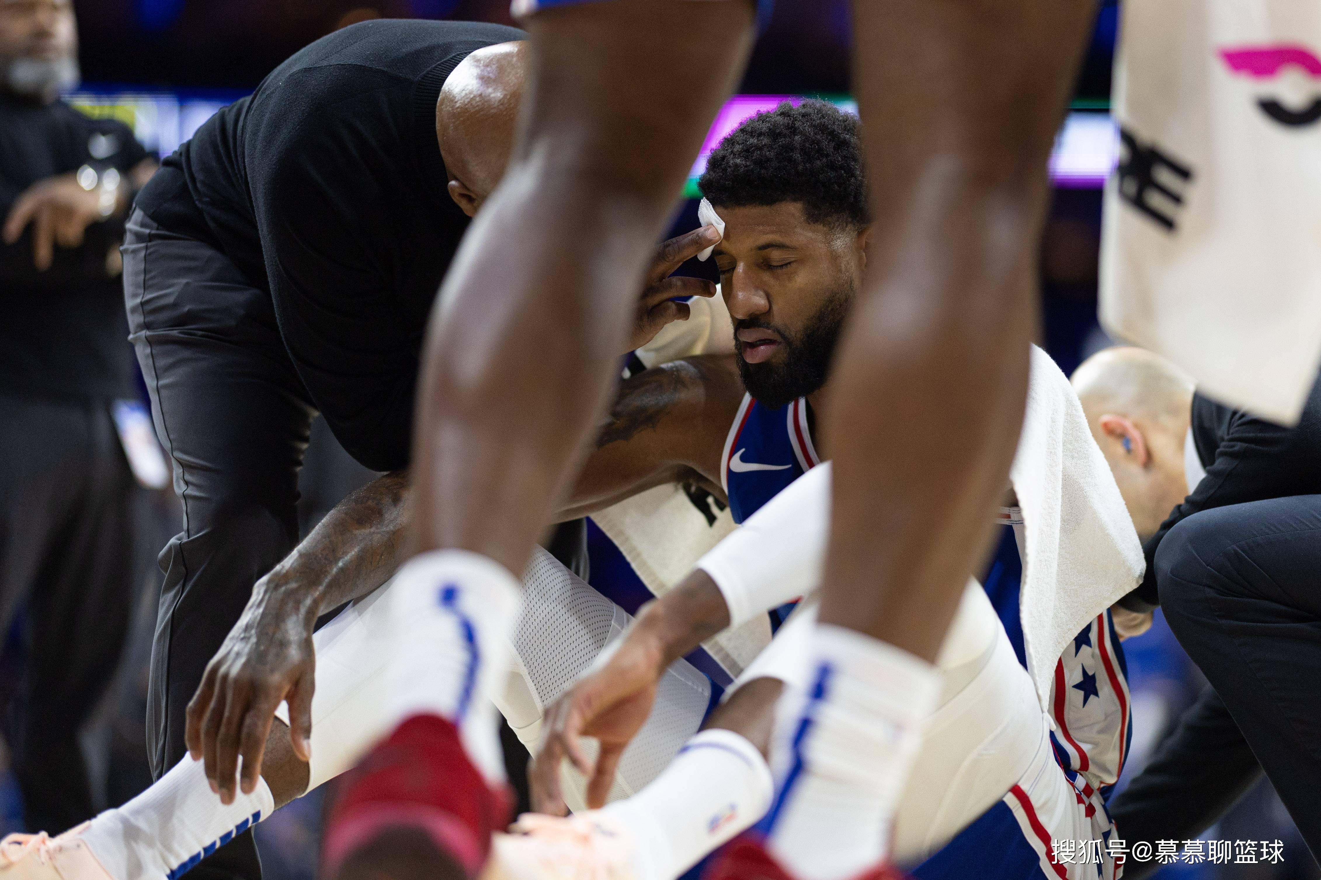 球队整体表现连连败退,赛季前途堪忧的简单介绍 球队整体表现连连败退,赛季前途堪忧的简单介绍