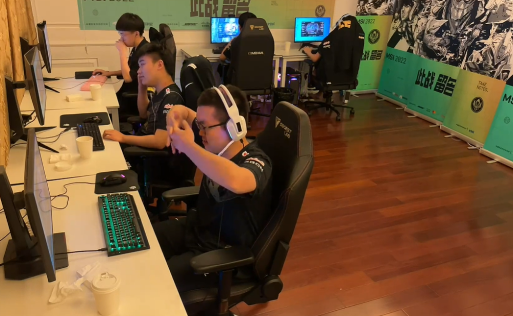 九游体育直播-DRX横扫EG，Xiaohu拿下关键大龙2025世界赛3:2（柏林）