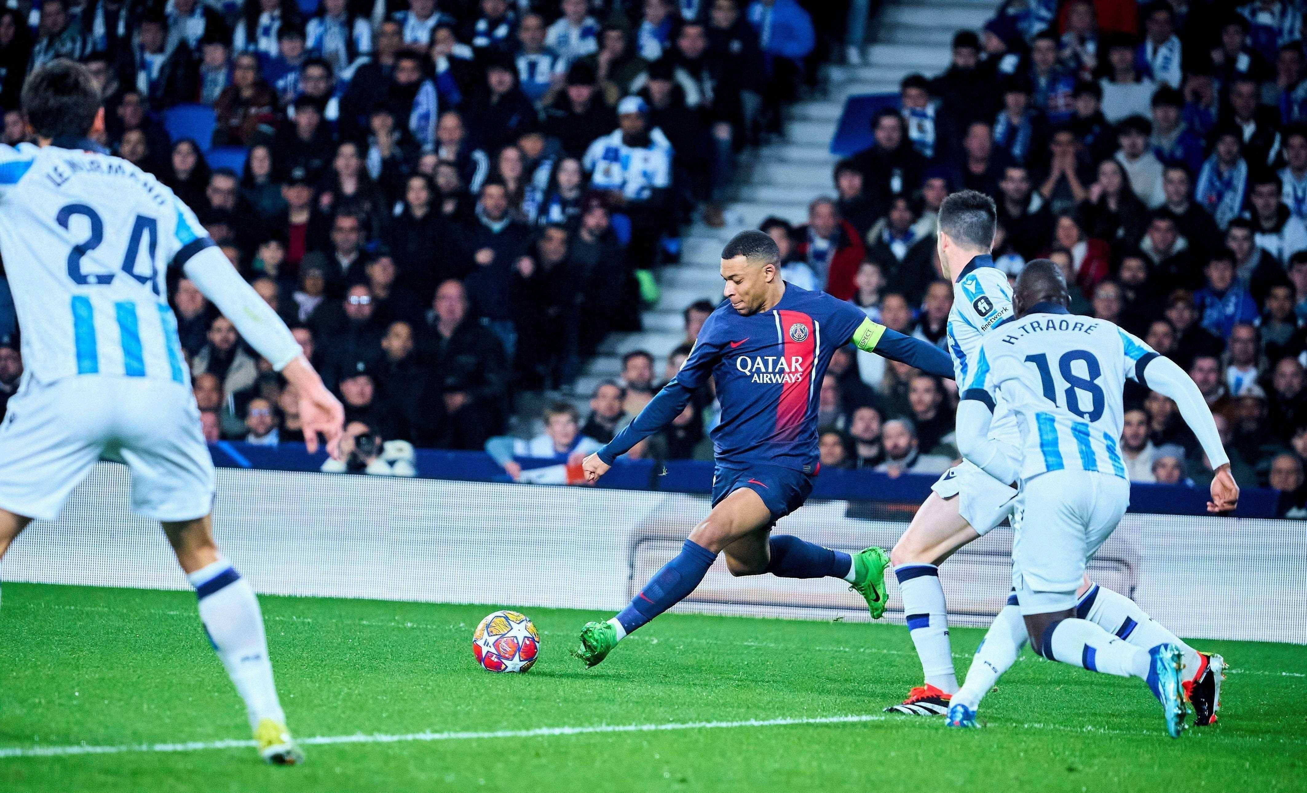 一位法国球员在精彩比赛中表现出色 一位法国球员在精彩比赛中表现出色