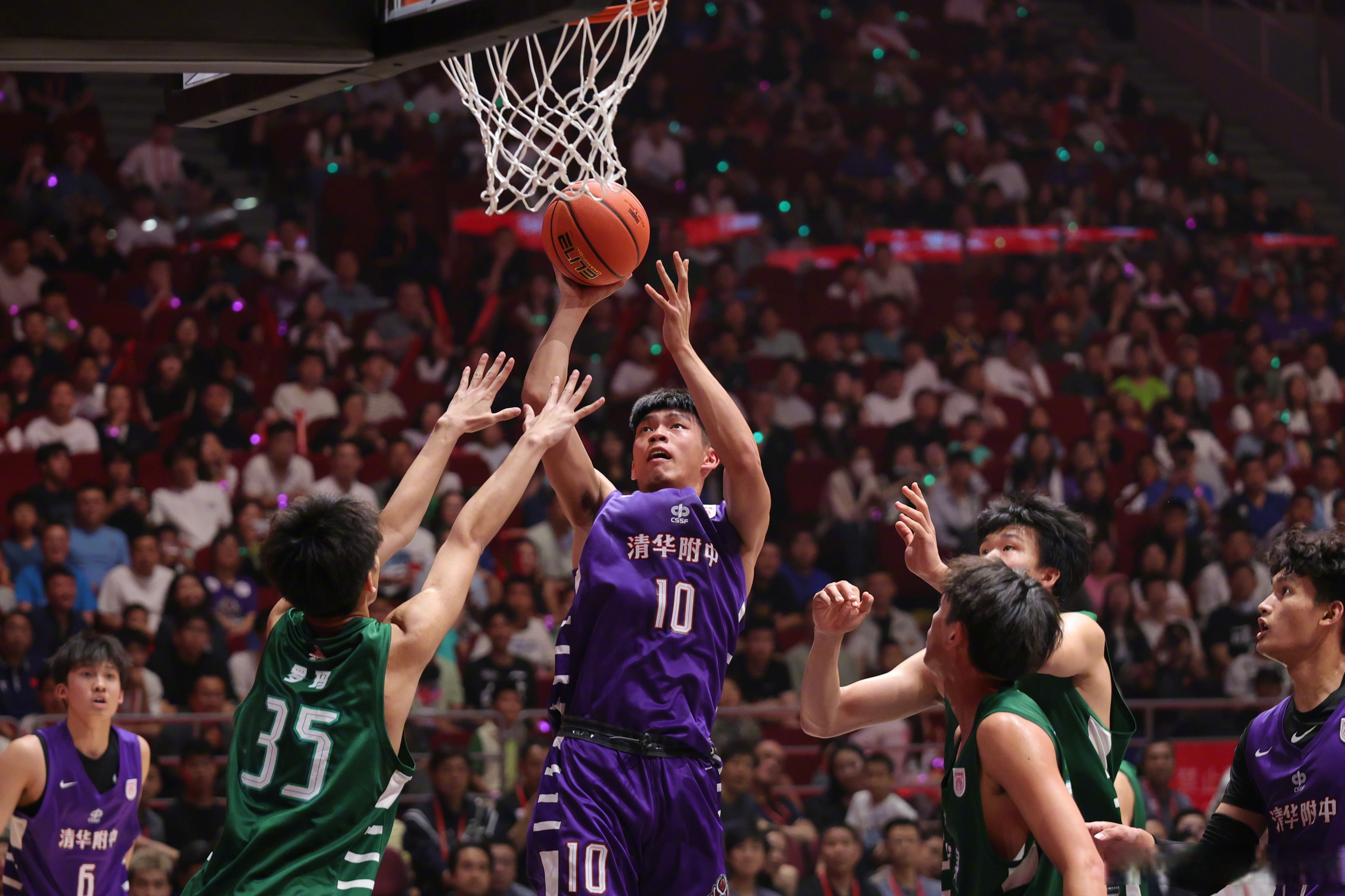 竞争激烈球员斗志昂扬，赛事火爆的简单介绍