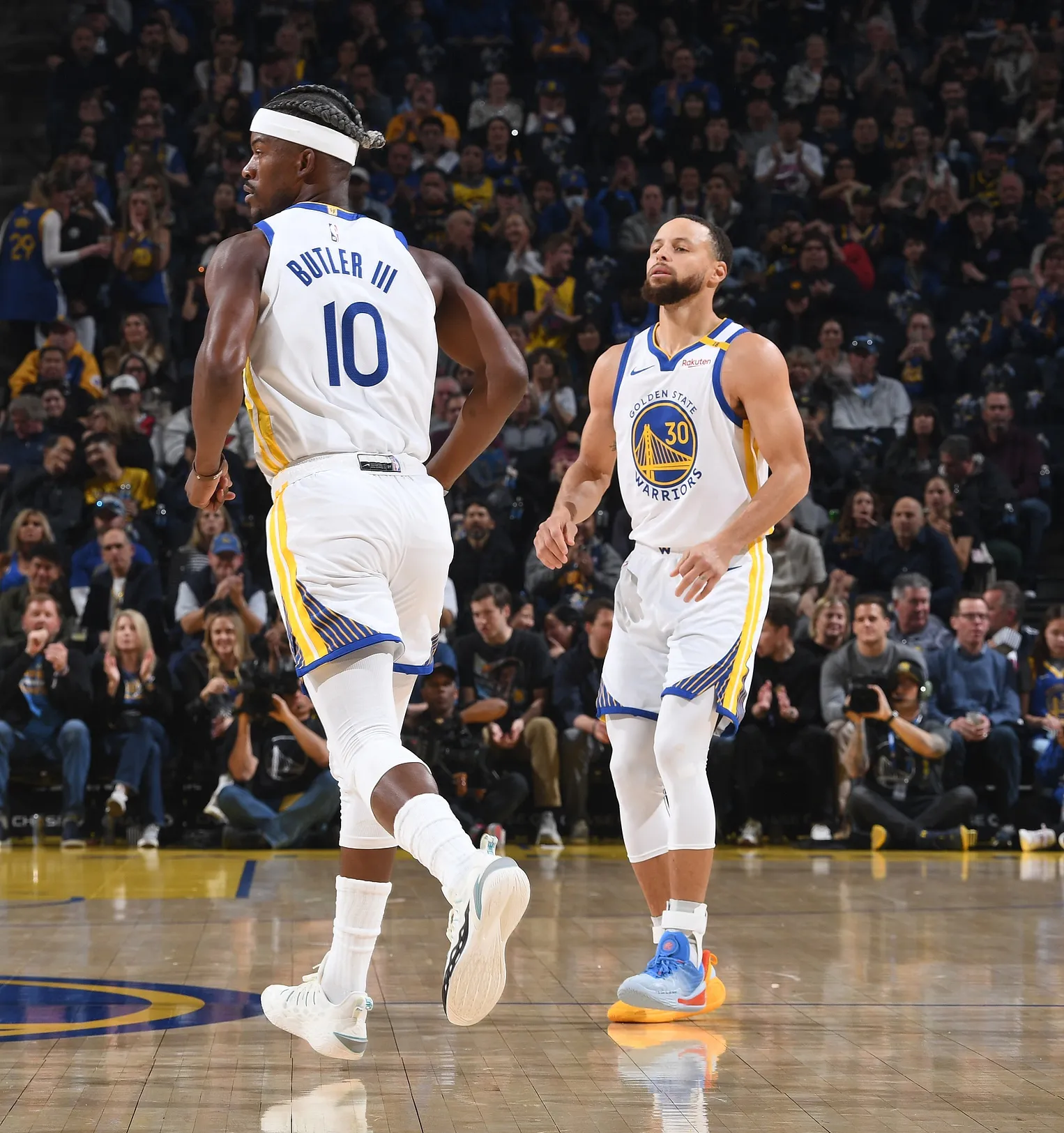 九游官网-勇士对阵灰熊再胜，卫冕之路渐行渐稳的简单介绍