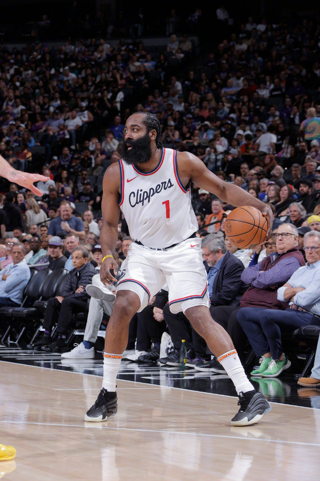 快船新外援表现抢眼,助球队胜利 快船新外援表现抢眼,助球队胜利