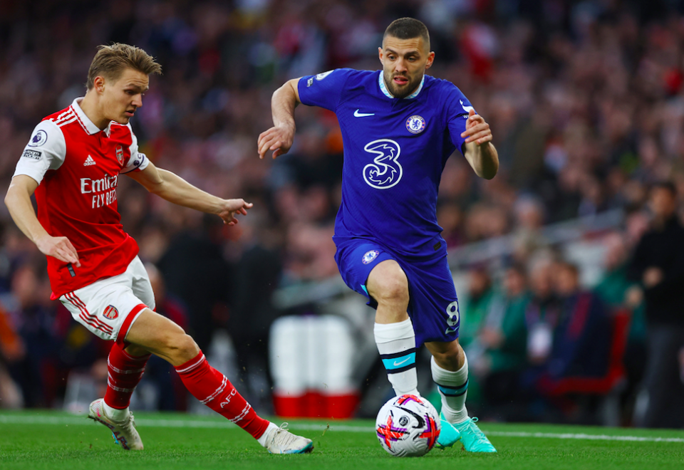 九游体育直播-罗马中场灵活多变，制造进攻契机