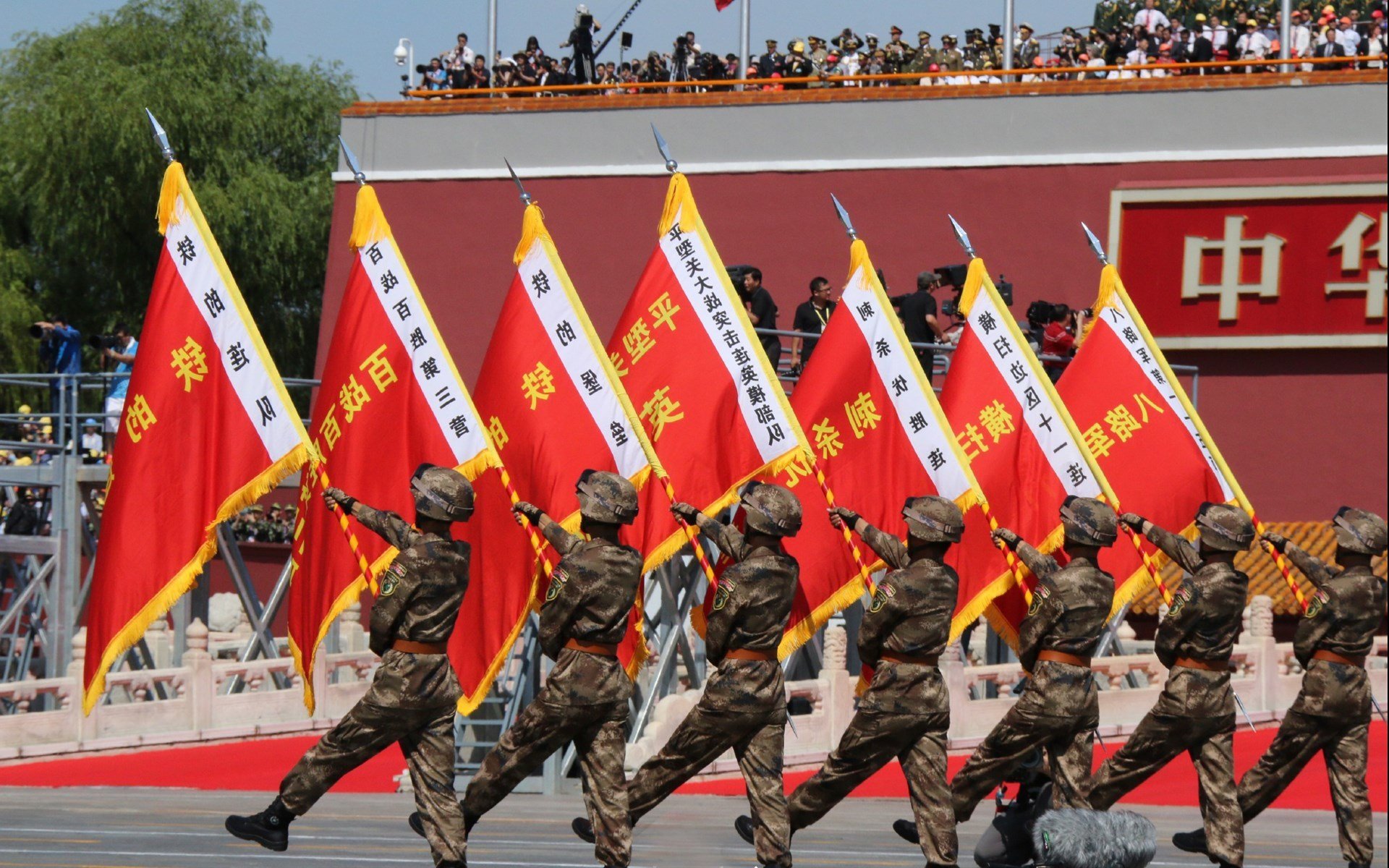 霍勒迪教科书式表现引领开拓者力克浙江队