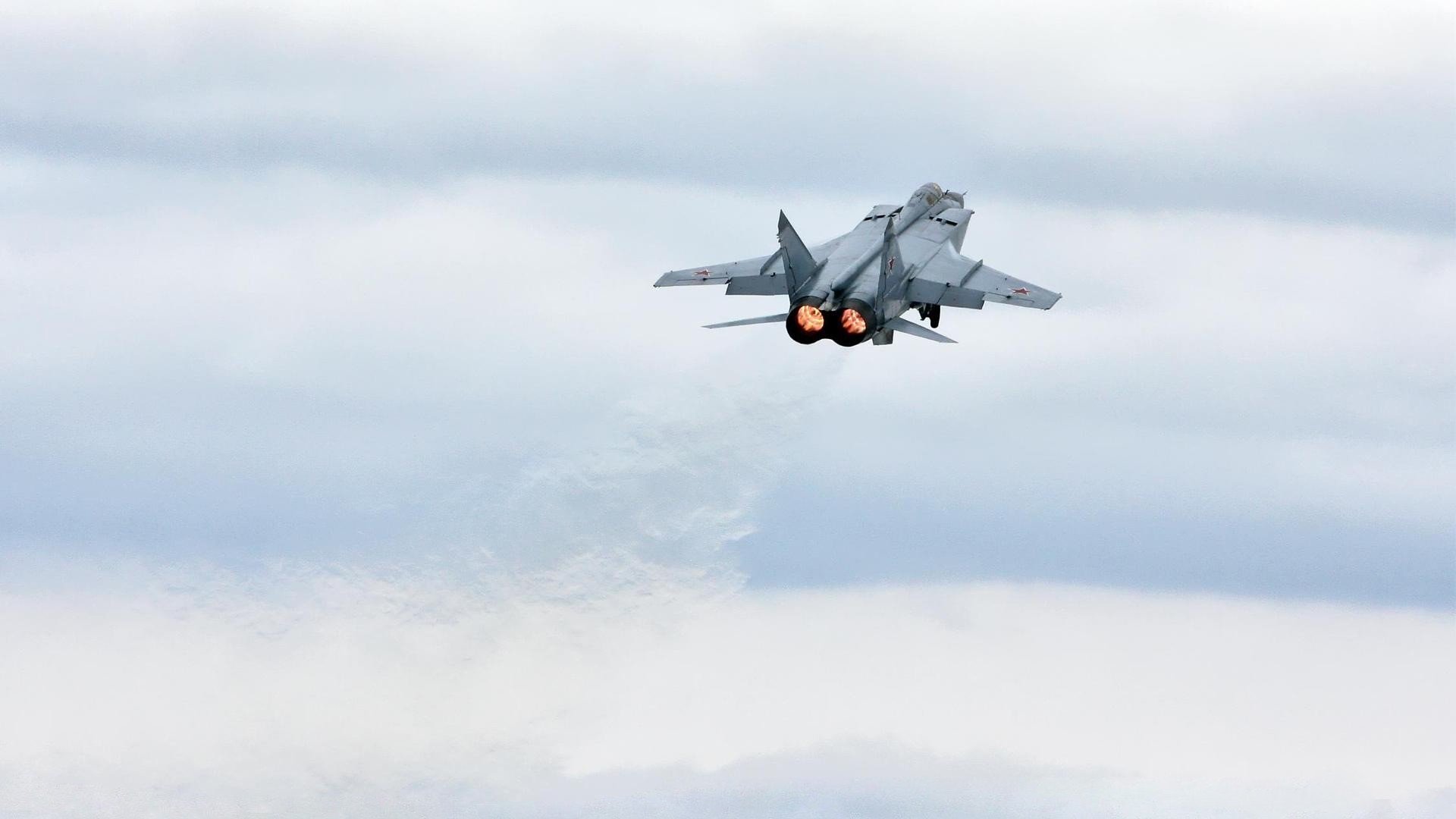 单节风暴与个人英雄主义，篮球比赛的关键节点爆发启示