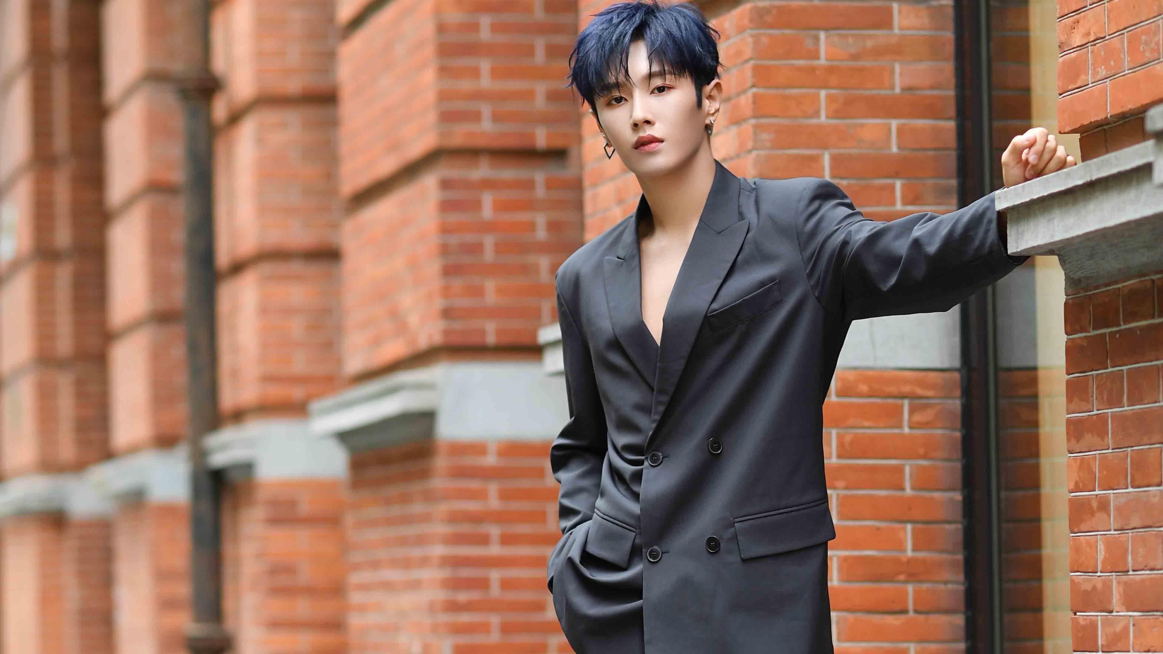 苏亚雷斯闪电戴帽导演逆转,那不勒斯3-1击溃中国国际米兰